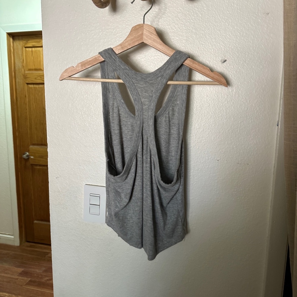 Old Navy Ribbed Crop Racerback Tank - Picture 3 of 3